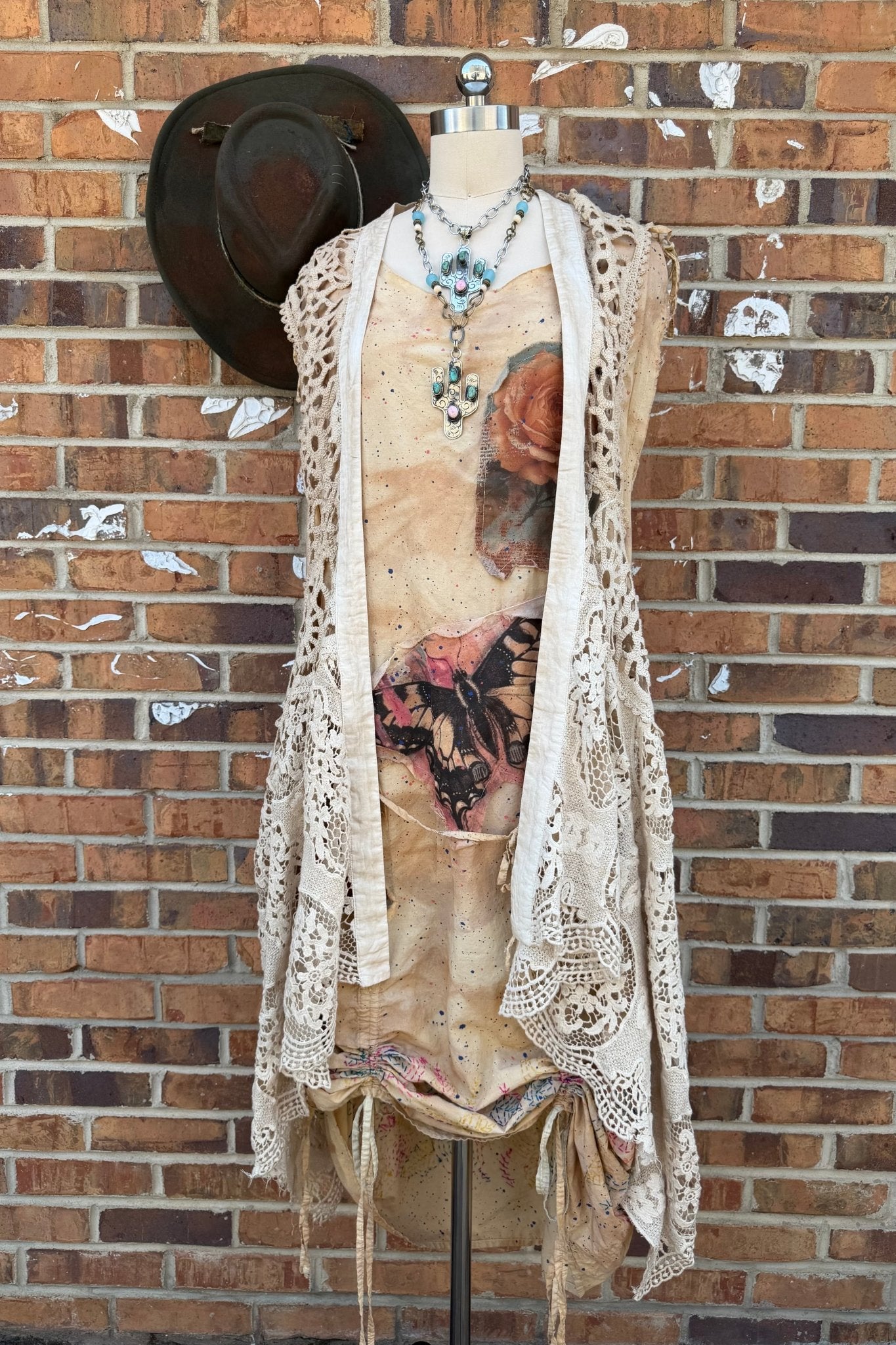 Magdaleme Layering Vest - ivyandlavyboutique A Rare Bird Shop