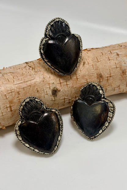 Medium Sacred Heart Ring - ivyandlavyboutique ivyandlavyboutique