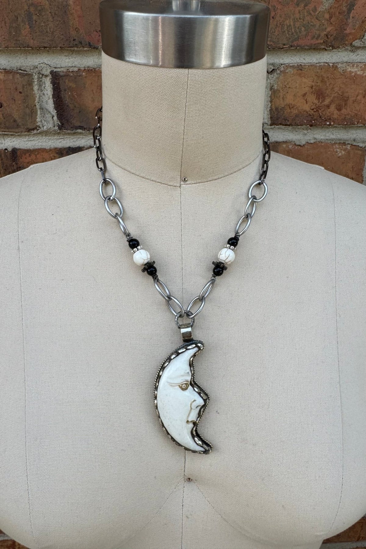 Night Time Prowl Necklace - ivyandlavyboutique ivyandlavyboutique