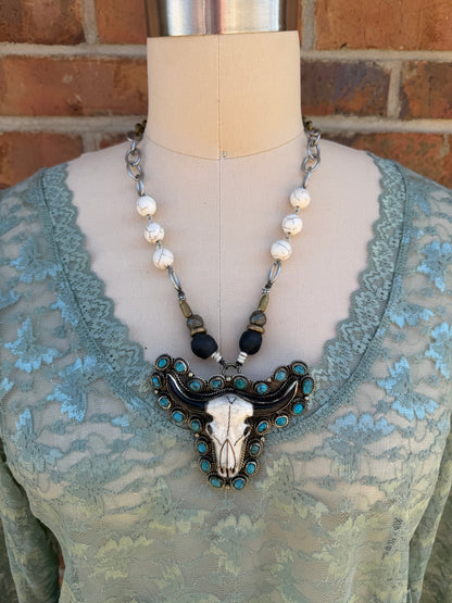 OOAK Highlander Horn Necklace - ivyandlavyboutique ivyandlavyboutique