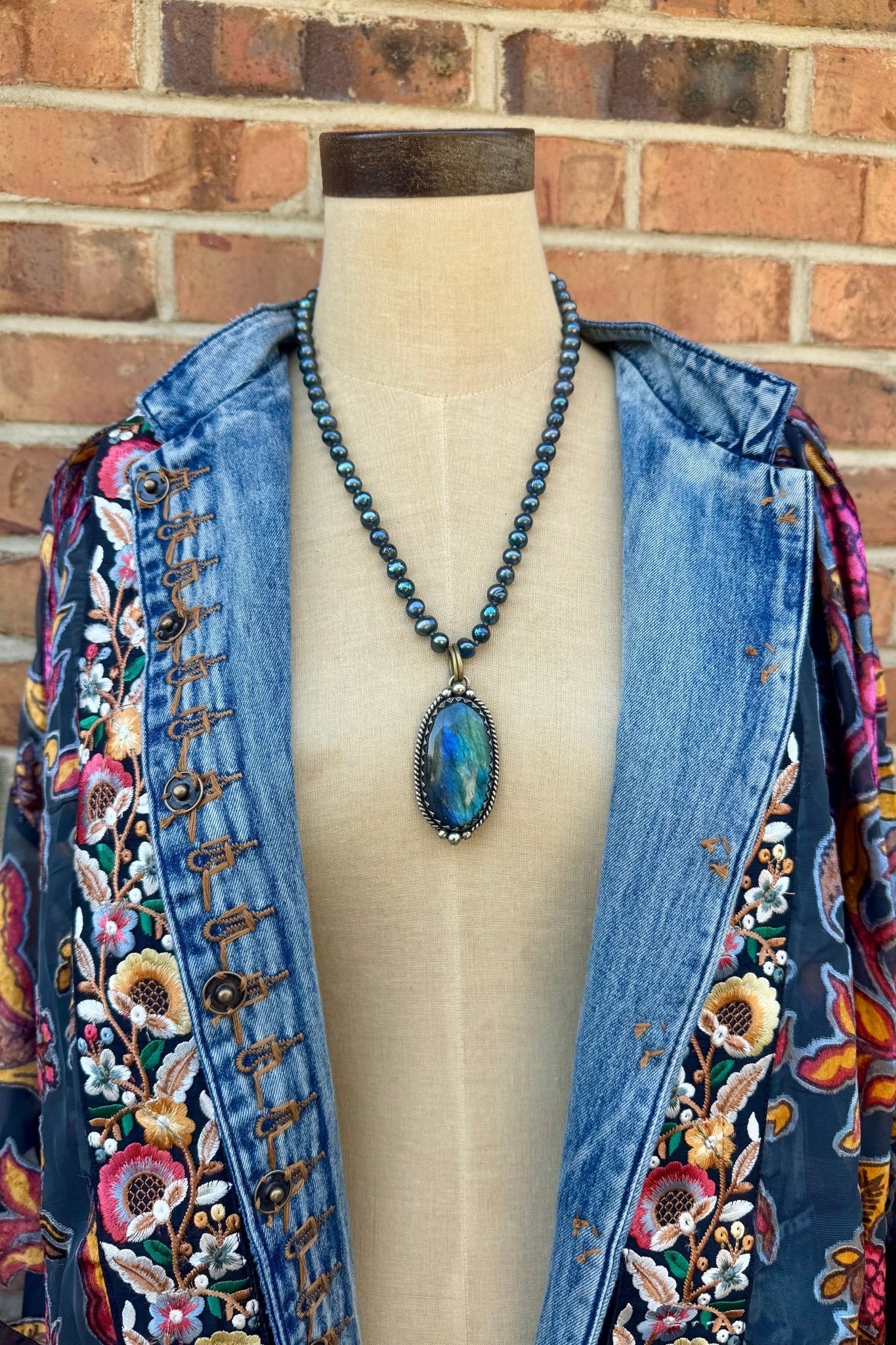 OOAK Labradorite Stunner on Pearl Chain - ivyandlavyboutique Spirit Lala