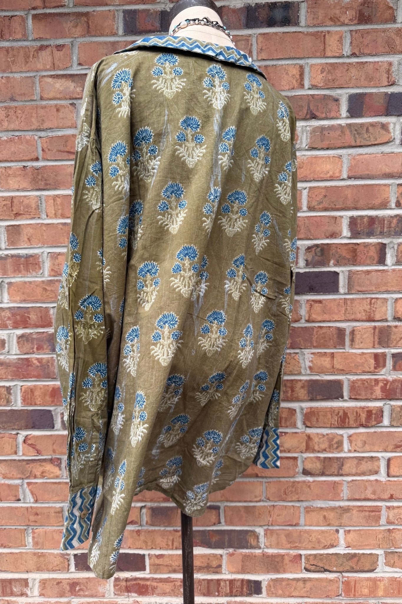 Paisley Button Down Top - ivyandlavyboutique Jaded Gypsy