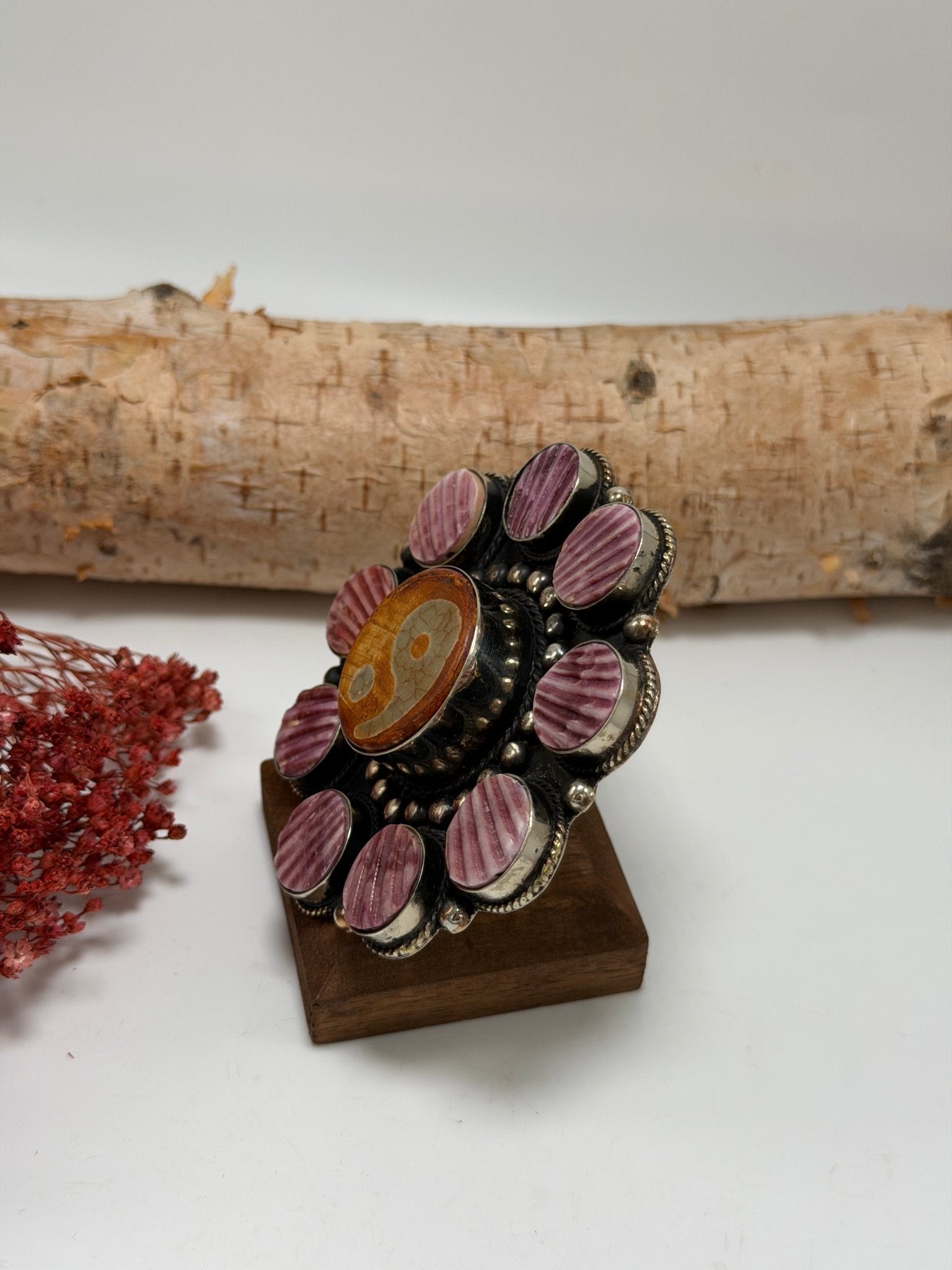 Peace & Love Yin Yang Statement Ring - ivyandlavyboutique ivyandlavyboutique