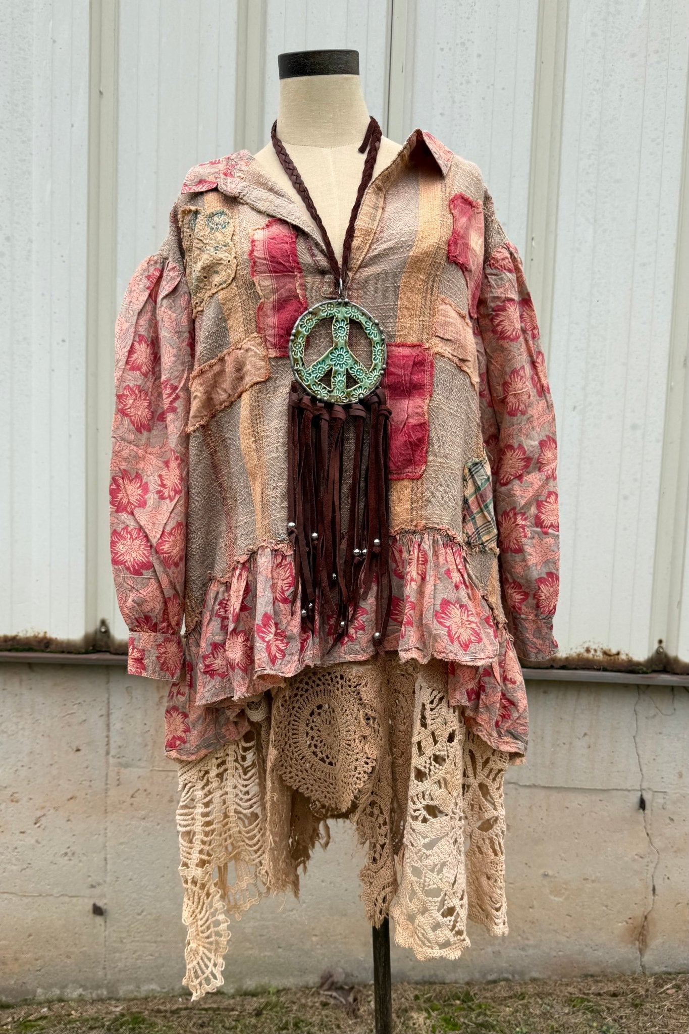 Peace Out Pottery Necklace - ivyandlavyboutique Art by Amy
