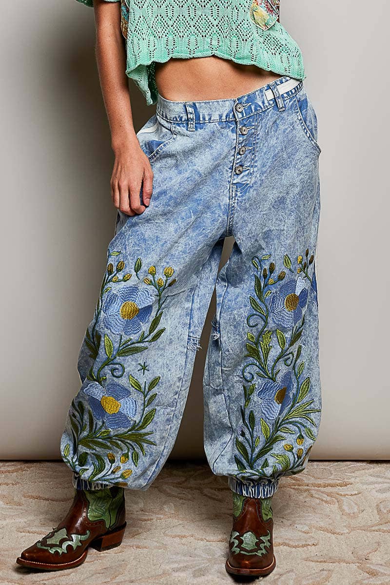 Picking Flower Vintage Floral Artisan Embroidered Twill Jogger Pants - ivyandlavyboutique Pol Clothing