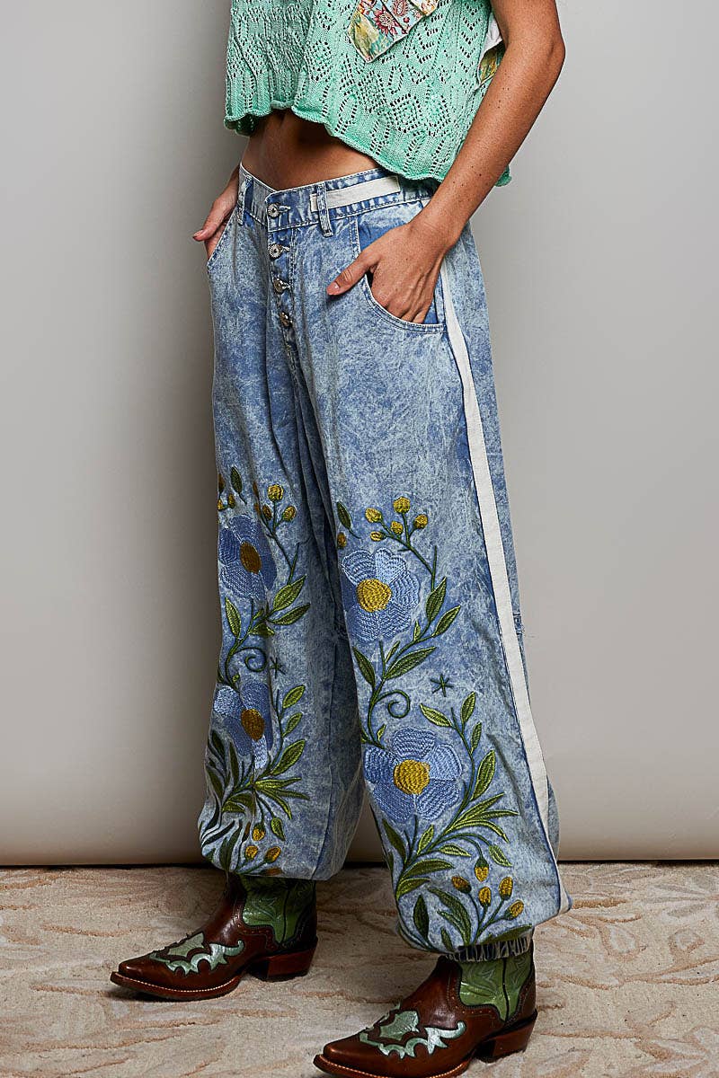 Picking Flower Vintage Floral Artisan Embroidered Twill Jogger Pants - ivyandlavyboutique Pol Clothing