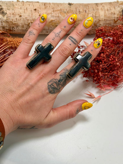 Plain Cross Ring in Brown - ivyandlavyboutique ivyandlavyboutique