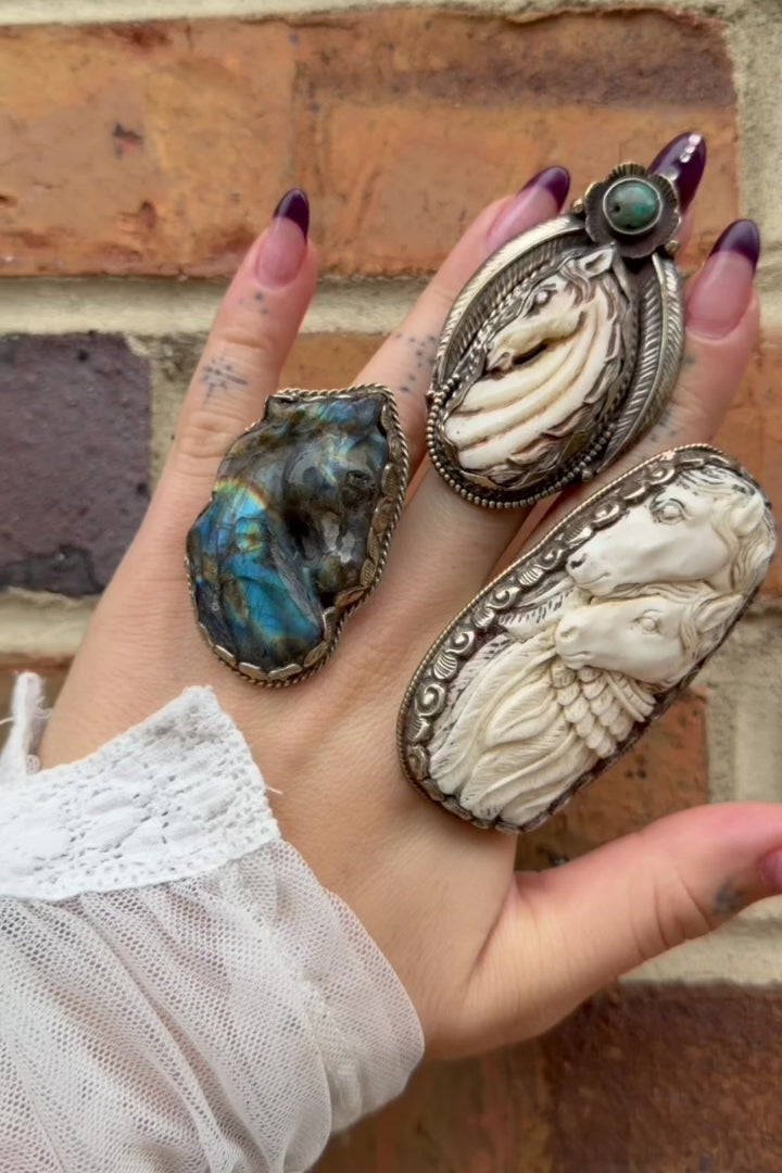 ￼ Labradorite horse ring