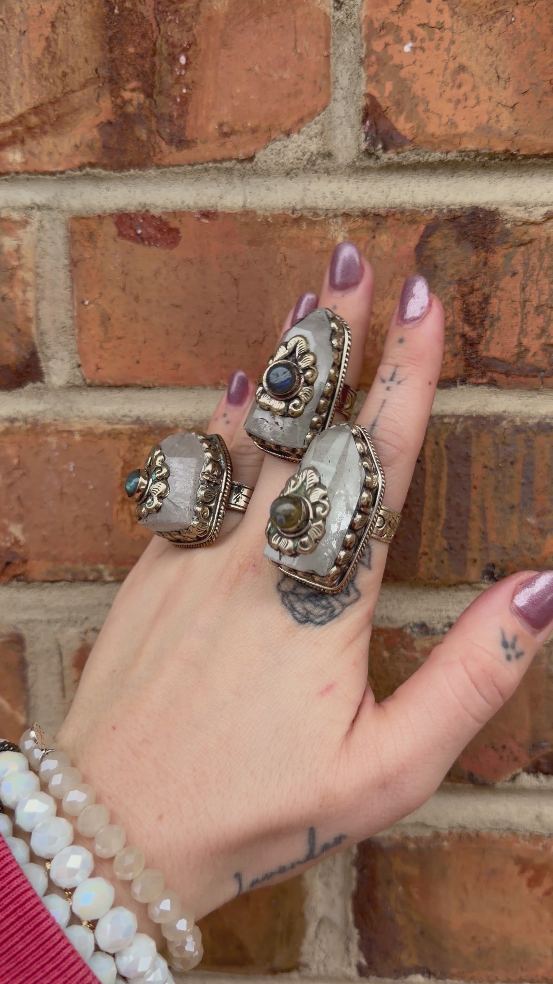 Quartz Stone Midi Ring w/ Laboradite