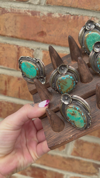 Green Hues Pattern Oval Ring