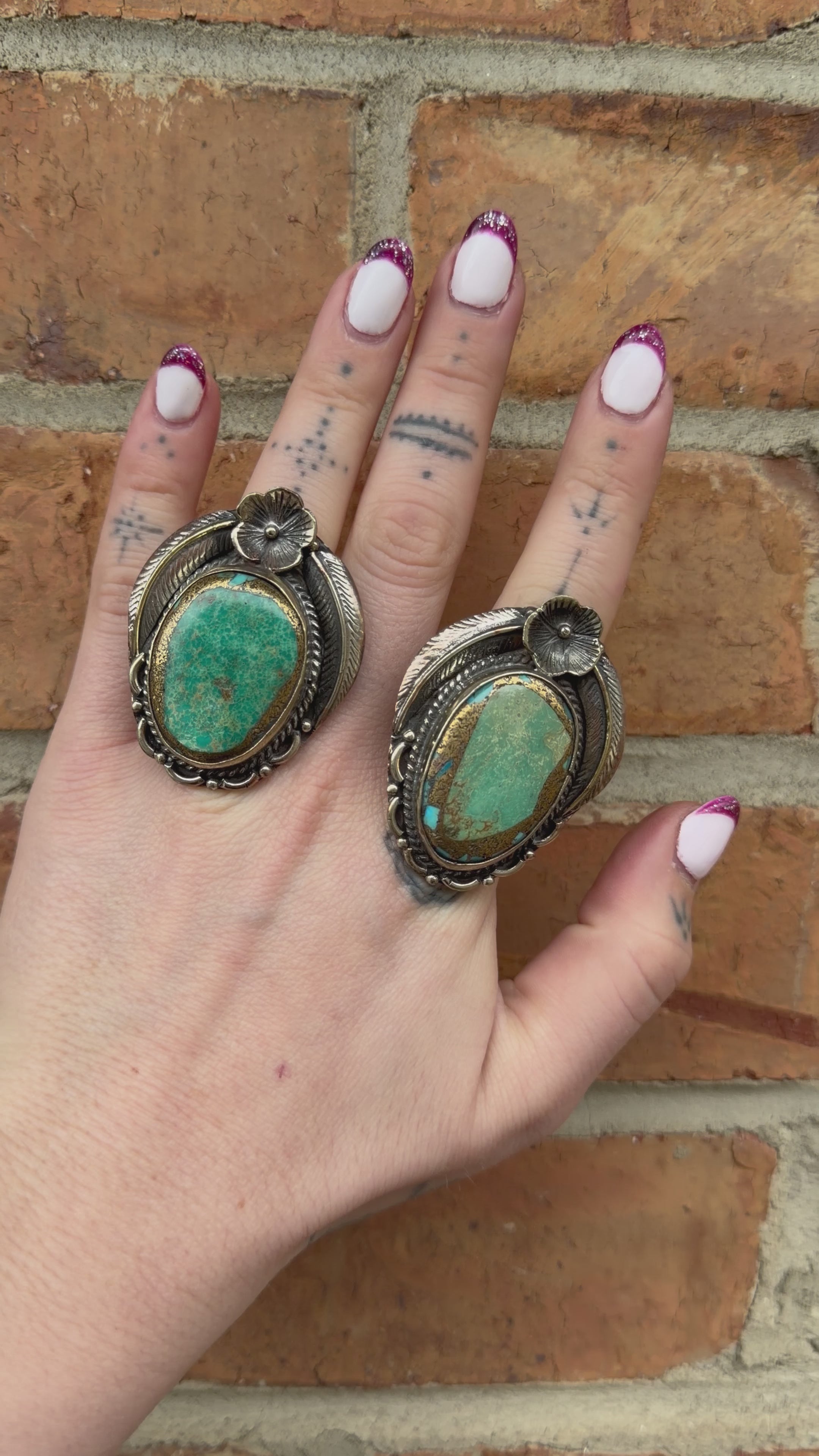 Green Hues Pattern Oval Ring