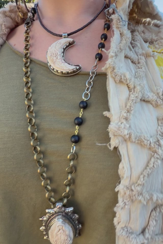 The Lady Handmade Necklace