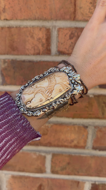 Epic 3 Horses Cuff