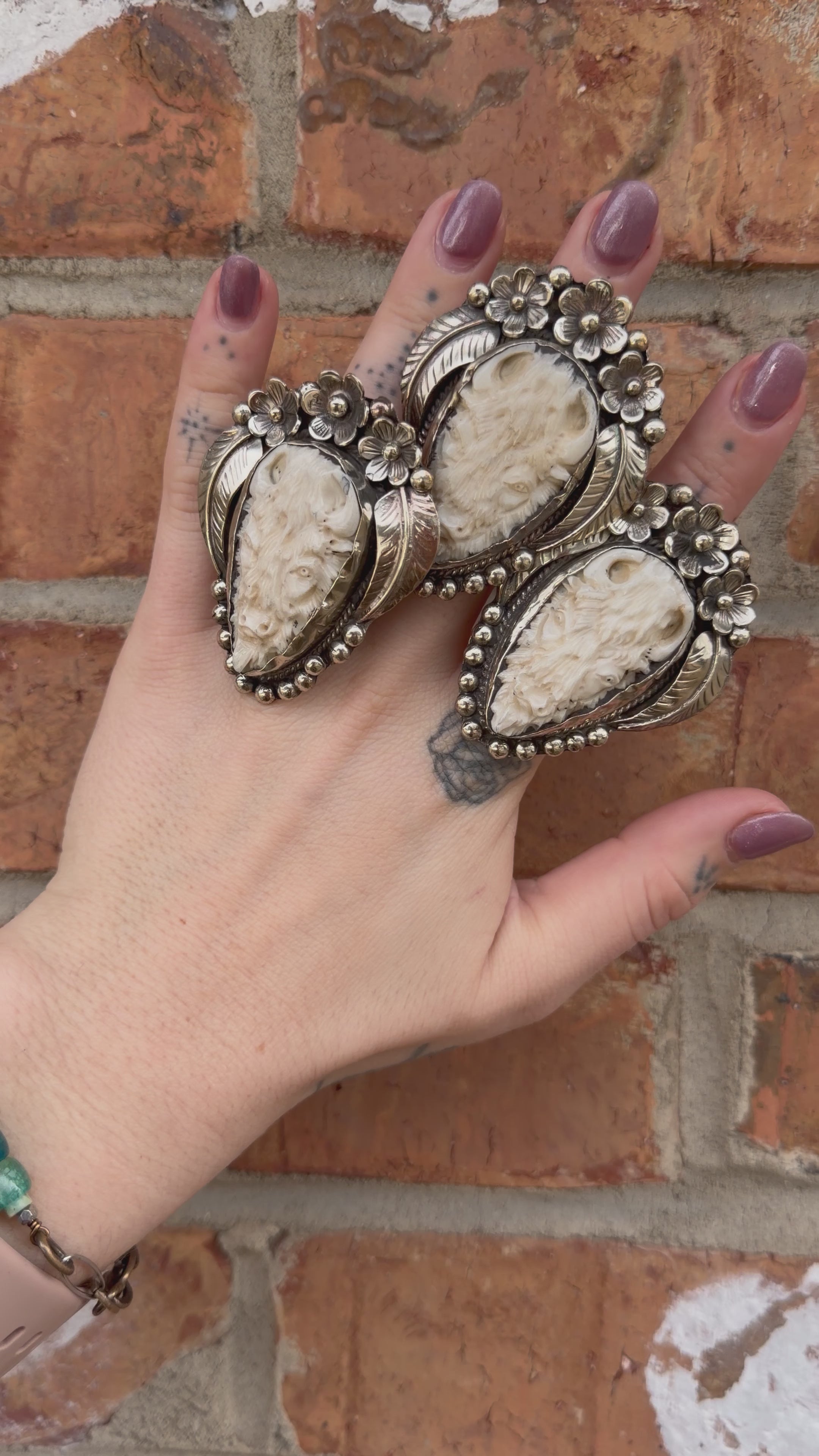 Bison Head w Flowers Ring