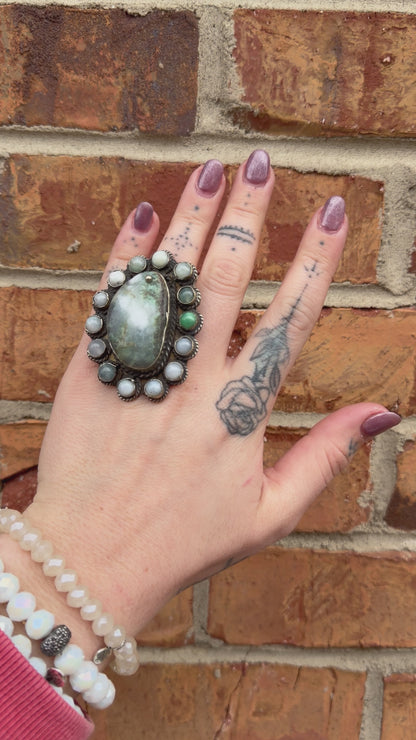 Green Hues Pattern Oval Ring