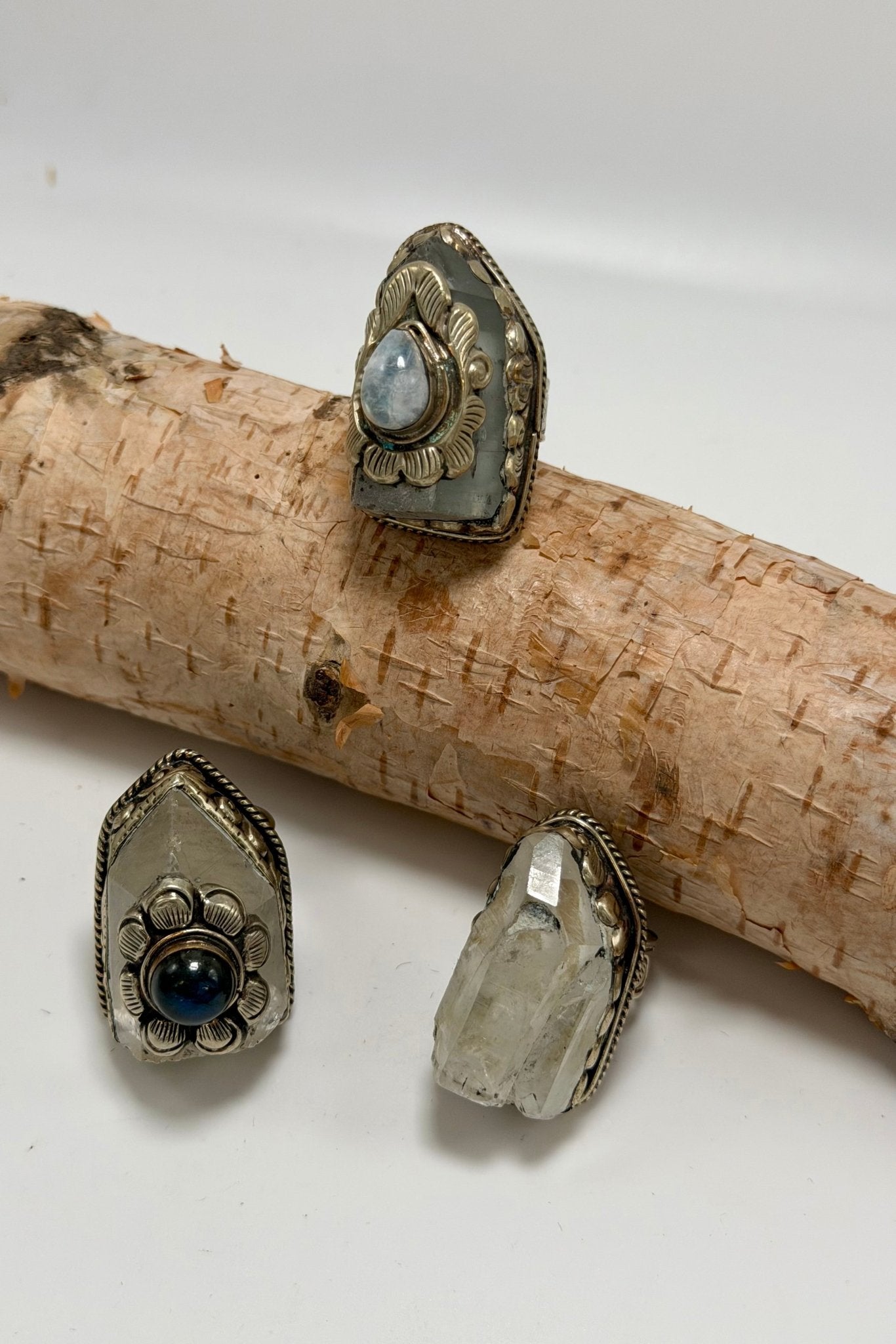 Quartz Stone Midi Ring w/ Laboradite - ivyandlavyboutique ivyandlavyboutique