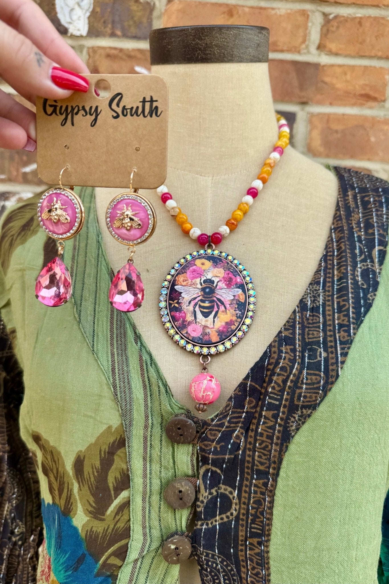 Queen Bee  Necklace - ivyandlavyboutique Gypsy South