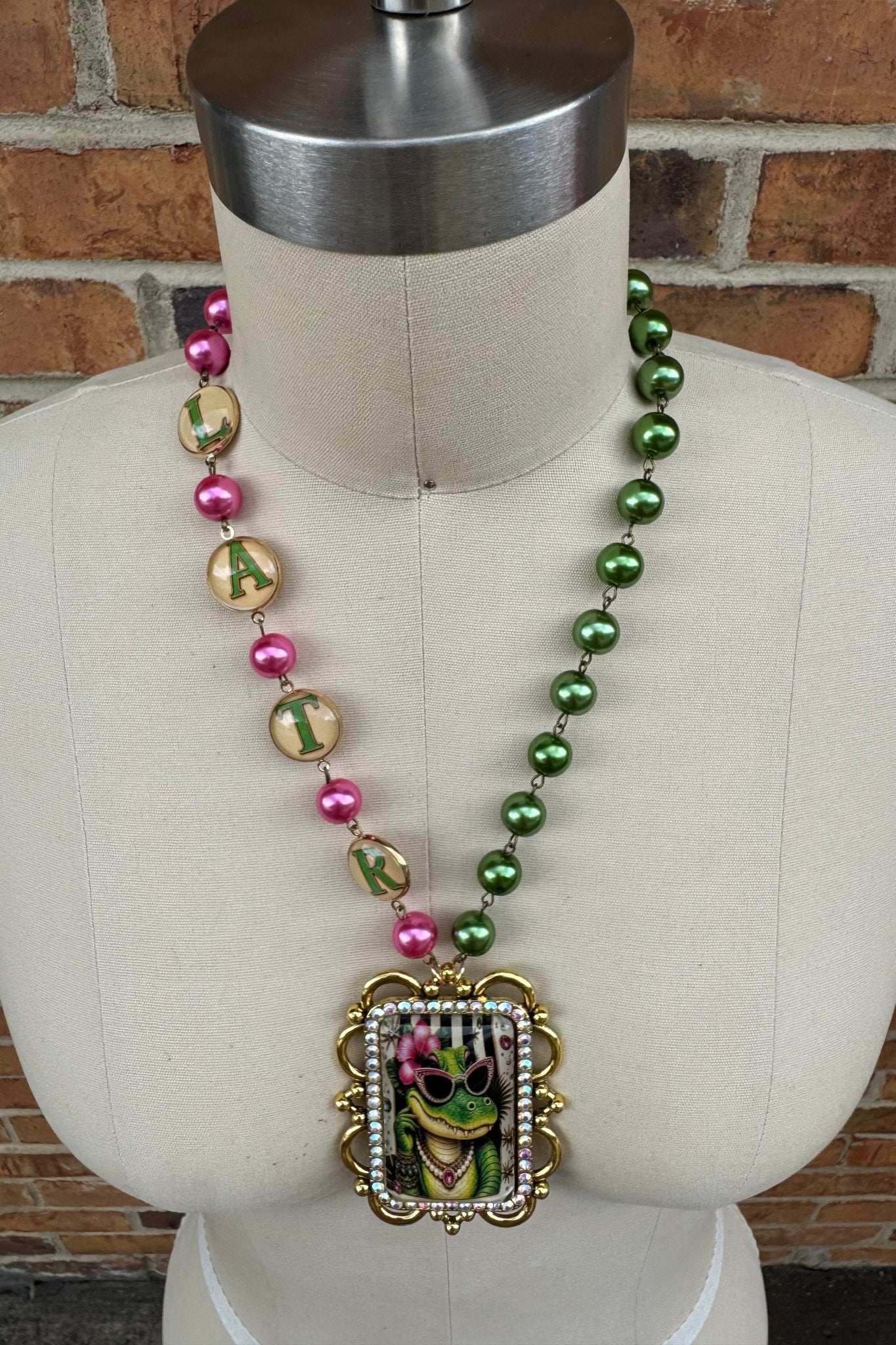 Queen Later Gator Necklace - ivyandlavyboutique Gypsy South