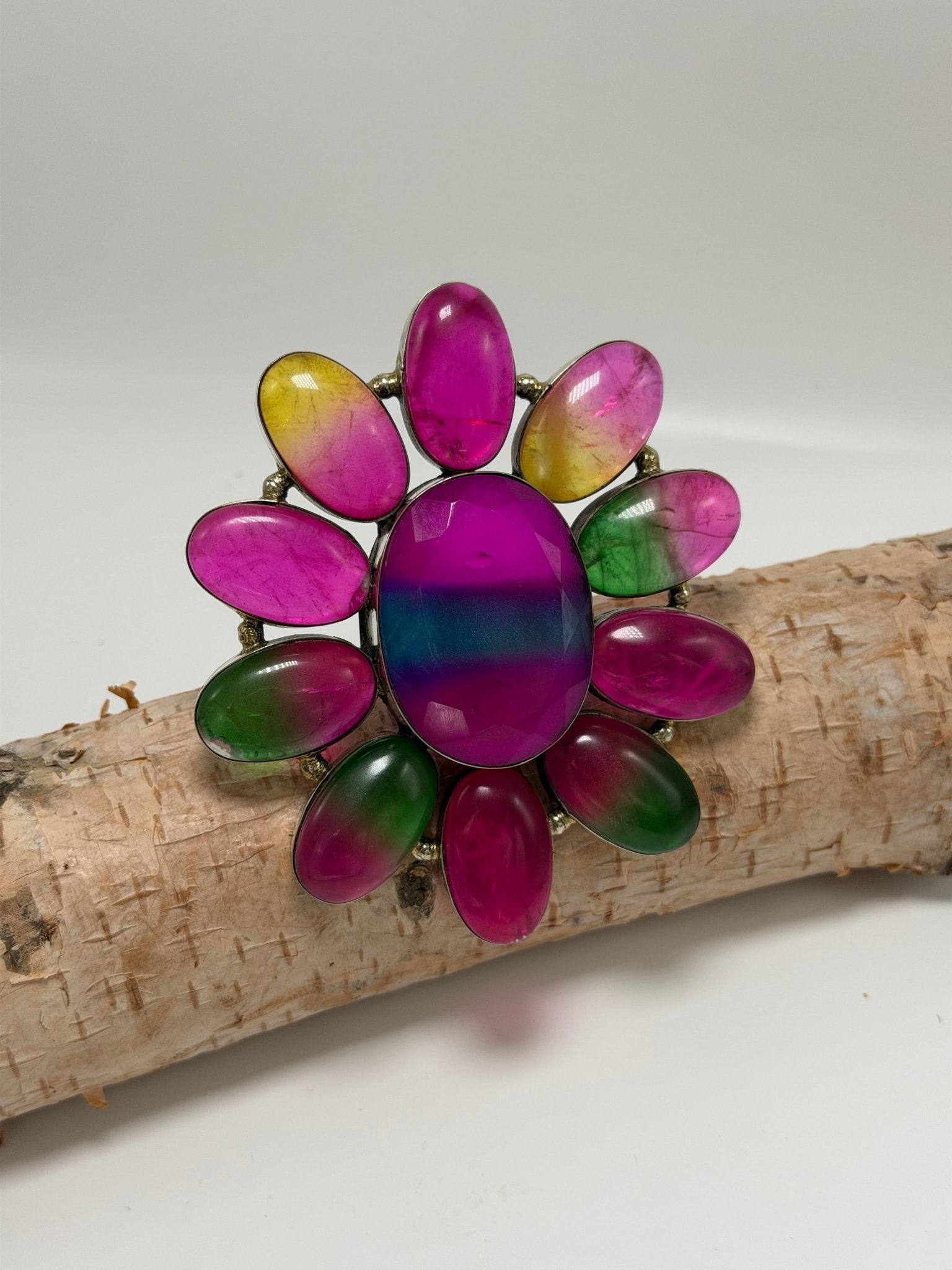 Rainbow Starburst Flower Ring - ivyandlavyboutique ivyandlavyboutique