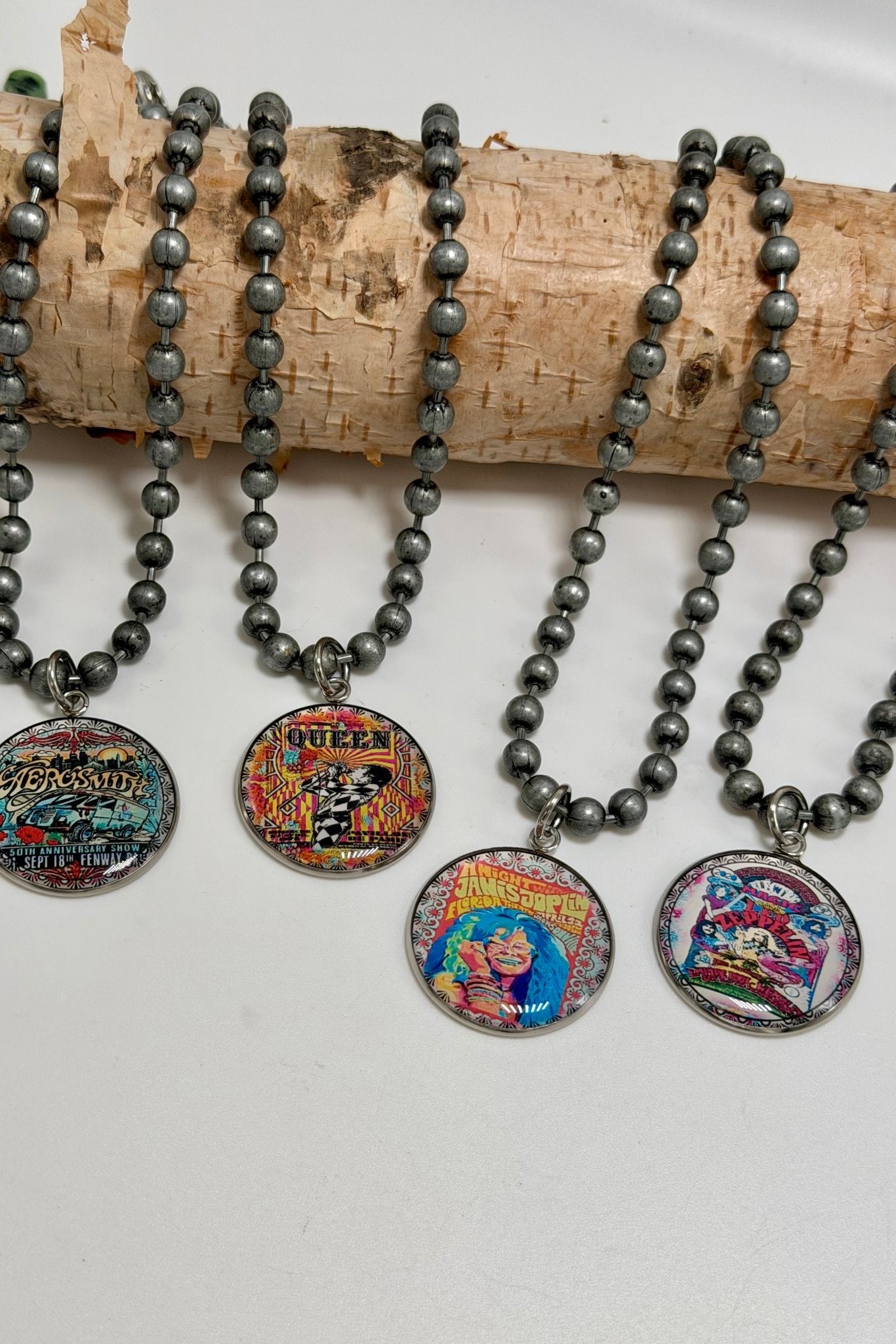 Retro Vintage Art Necklace - ivyandlavyboutique ivyandlavyboutique