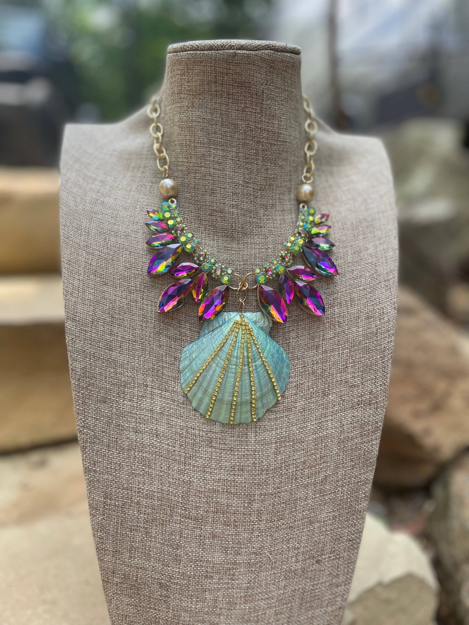 Rhinestone Shell Bling Necklace - ivyandlavyboutique Gypsy South