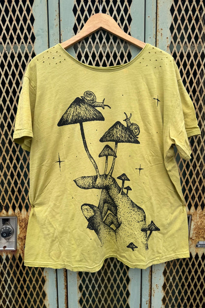 Sale - Hands Mushroom Moon Dance V - Neck Tee - ivyandlavyboutique Jaded Gypsy
