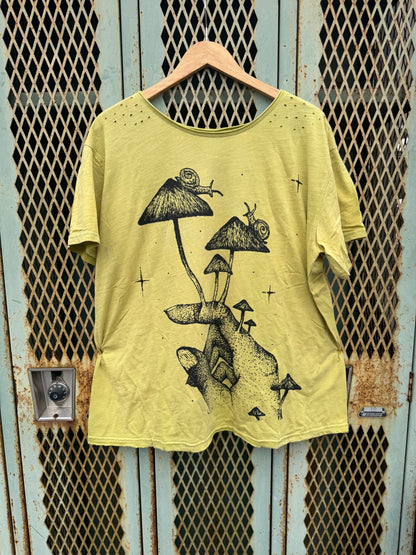 Sale - Hands Mushroom Moon Dance V - Neck Tee - ivyandlavyboutique Jaded Gypsy