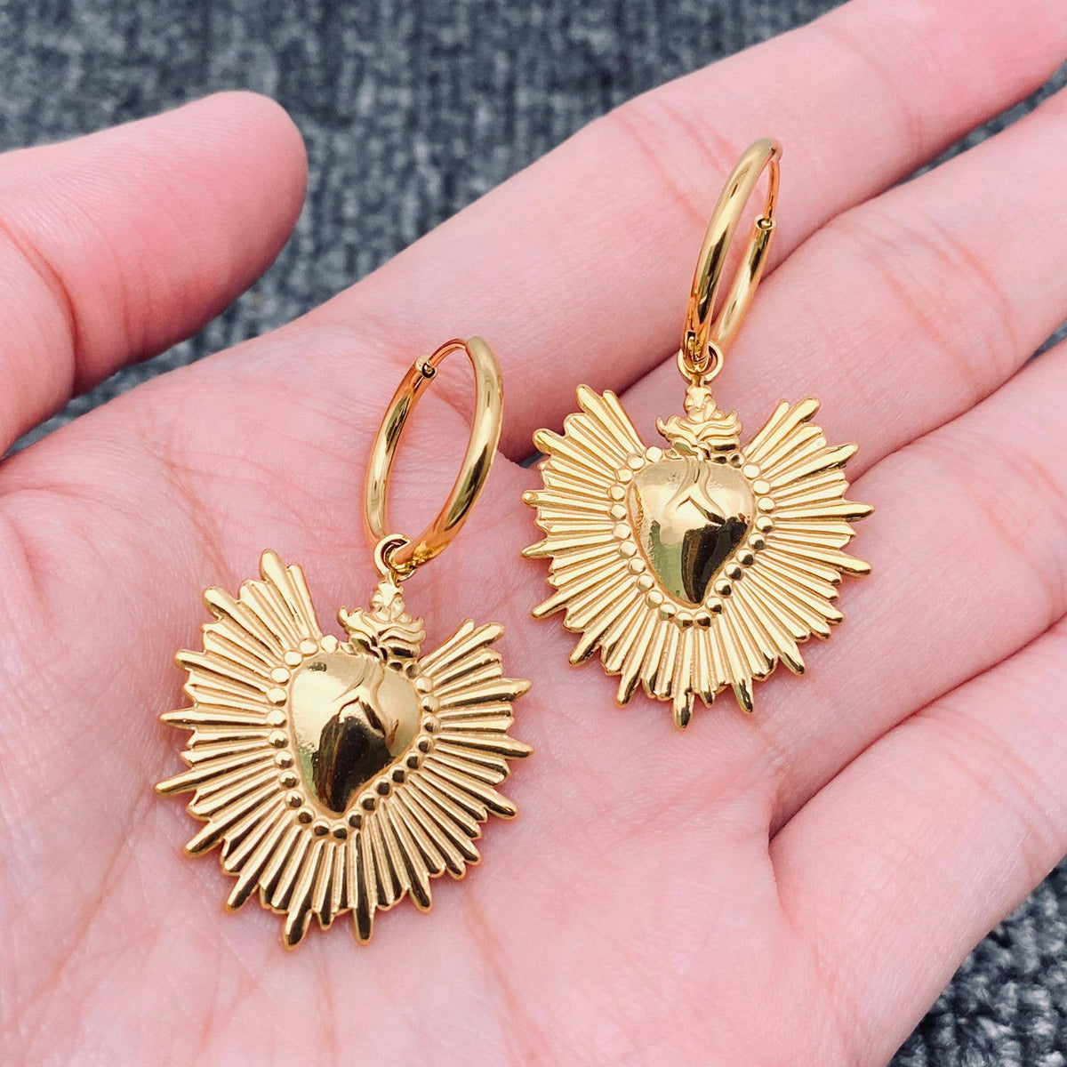 Shine Heart 18K Gilded Stainless Steel Huggie Earrings - FGS - ivyandlavyboutique Mio Queena