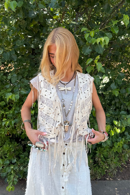 Sleeveless Open Front Suede Vest w/ Fringe - ivyandlavyboutique Vocal