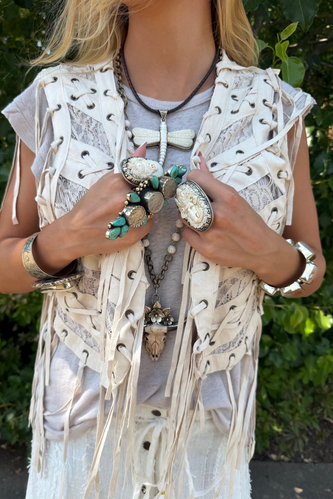Sleeveless Open Front Suede Vest w/ Fringe - ivyandlavyboutique Vocal