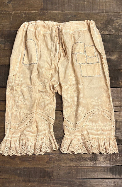 Softly Worn Eyelet Bloomers in Oatmeal - ivyandlavyboutique Jaded Gypsy