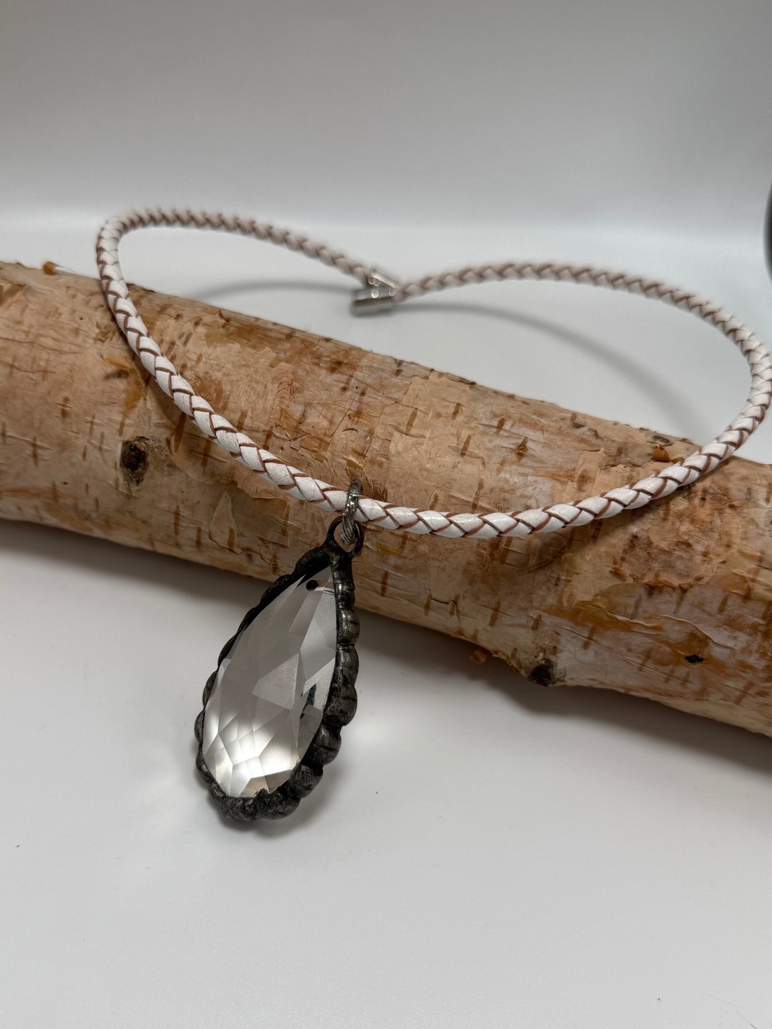 Solder Gem White Choker Necklace - ivyandlavyboutique ivyandlavyboutique