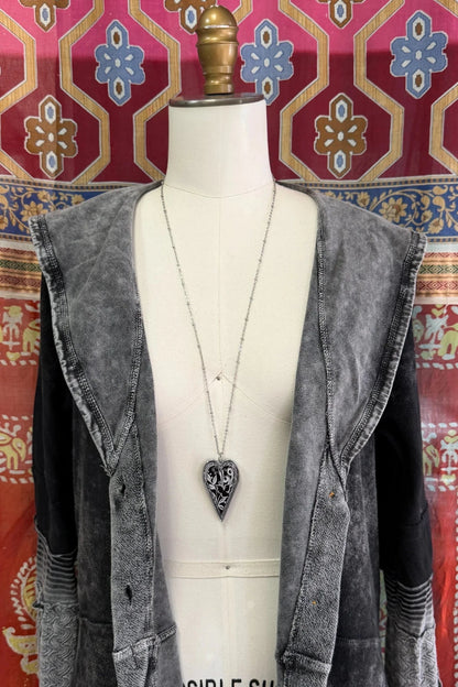 Spirit Lala: Large Black Flower Heart Pendant Necklace - ivyandlavyboutique Spirit Lala