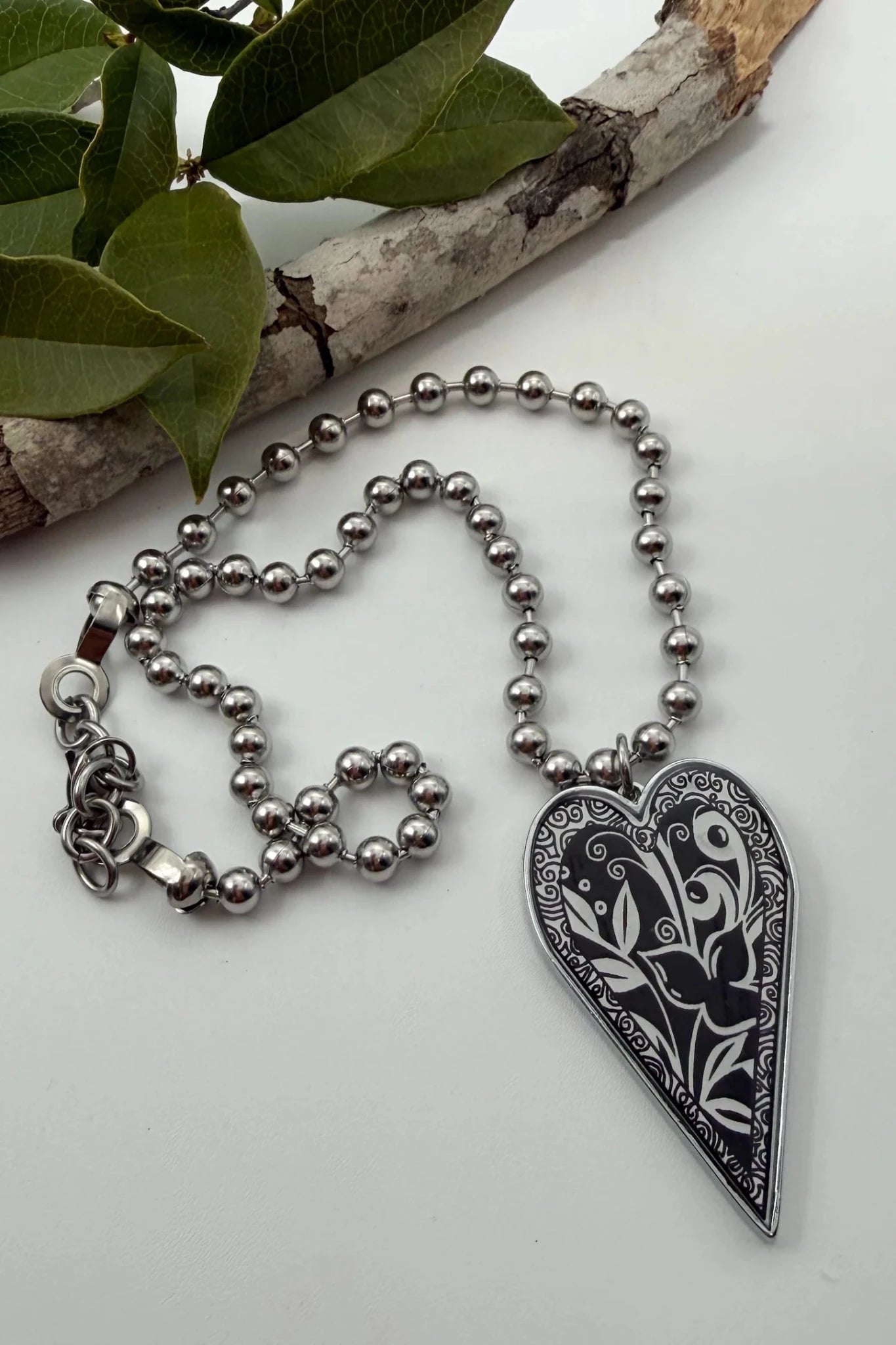 Spirit Lala: Large Black Flower Heart Pendant Necklace - ivyandlavyboutique Spirit Lala