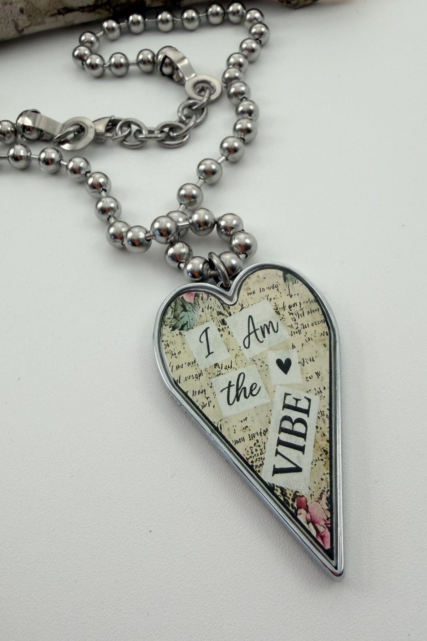 Spirit Lala: Large "Classy & Fabulous" Heart Pendant Necklace - ivyandlavyboutique Spirit Lala