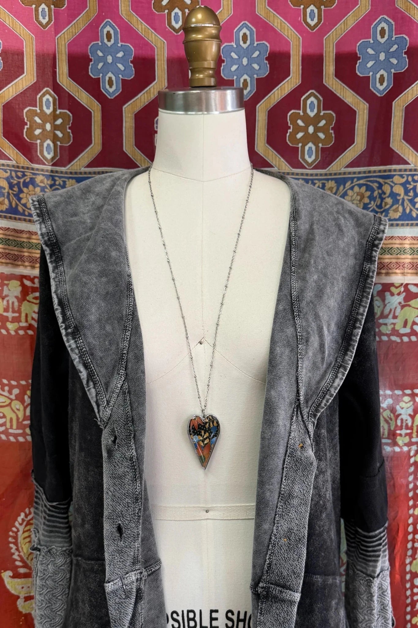 Spirit Lala: Large Retro Flower Heart Pendant Necklace - ivyandlavyboutique Spirit Lala