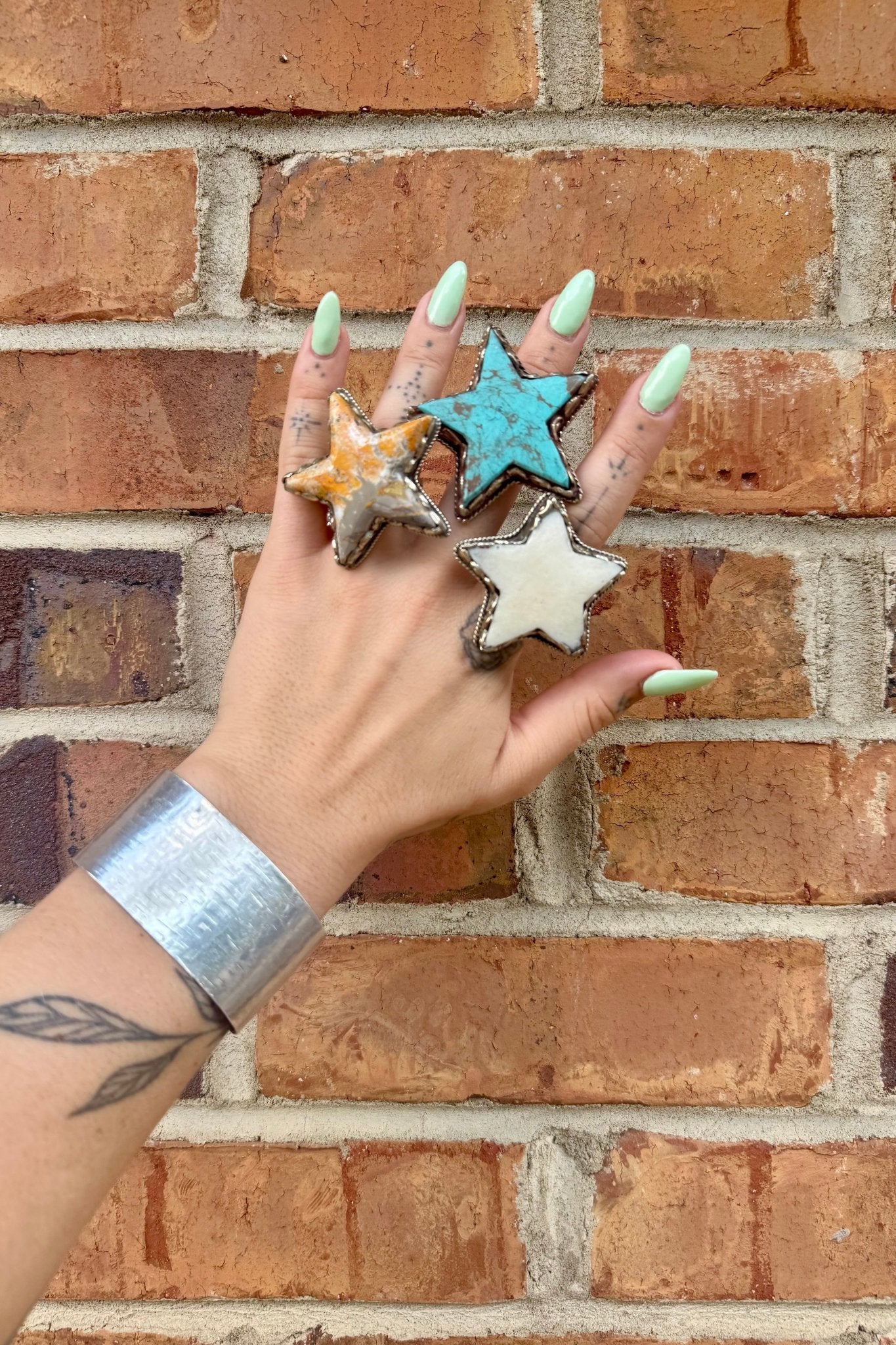 Stars Medium Ring - ivyandlavyboutique ivyandlavyboutique