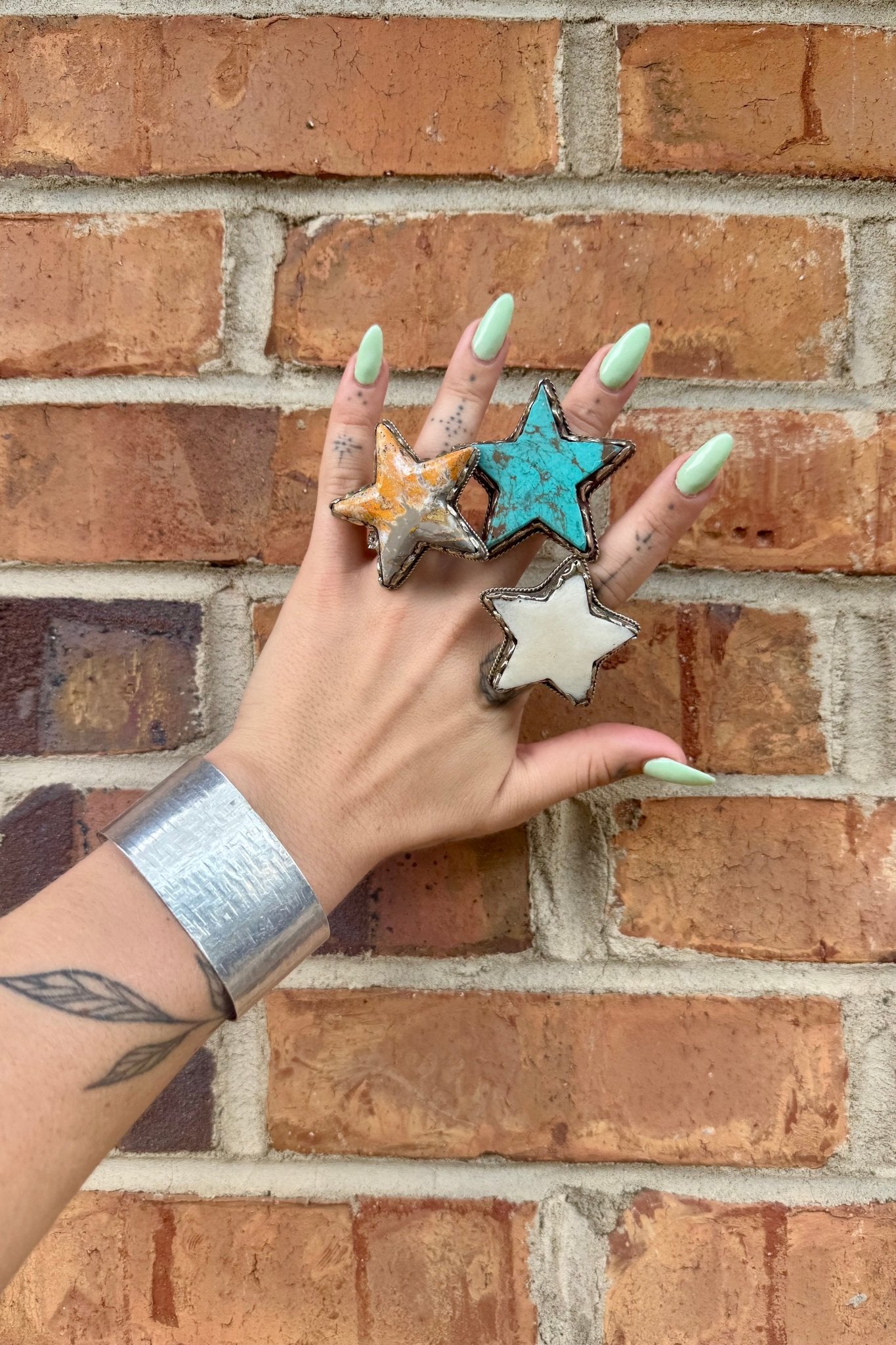 Stars Medium Ring - ivyandlavyboutique ivyandlavyboutique