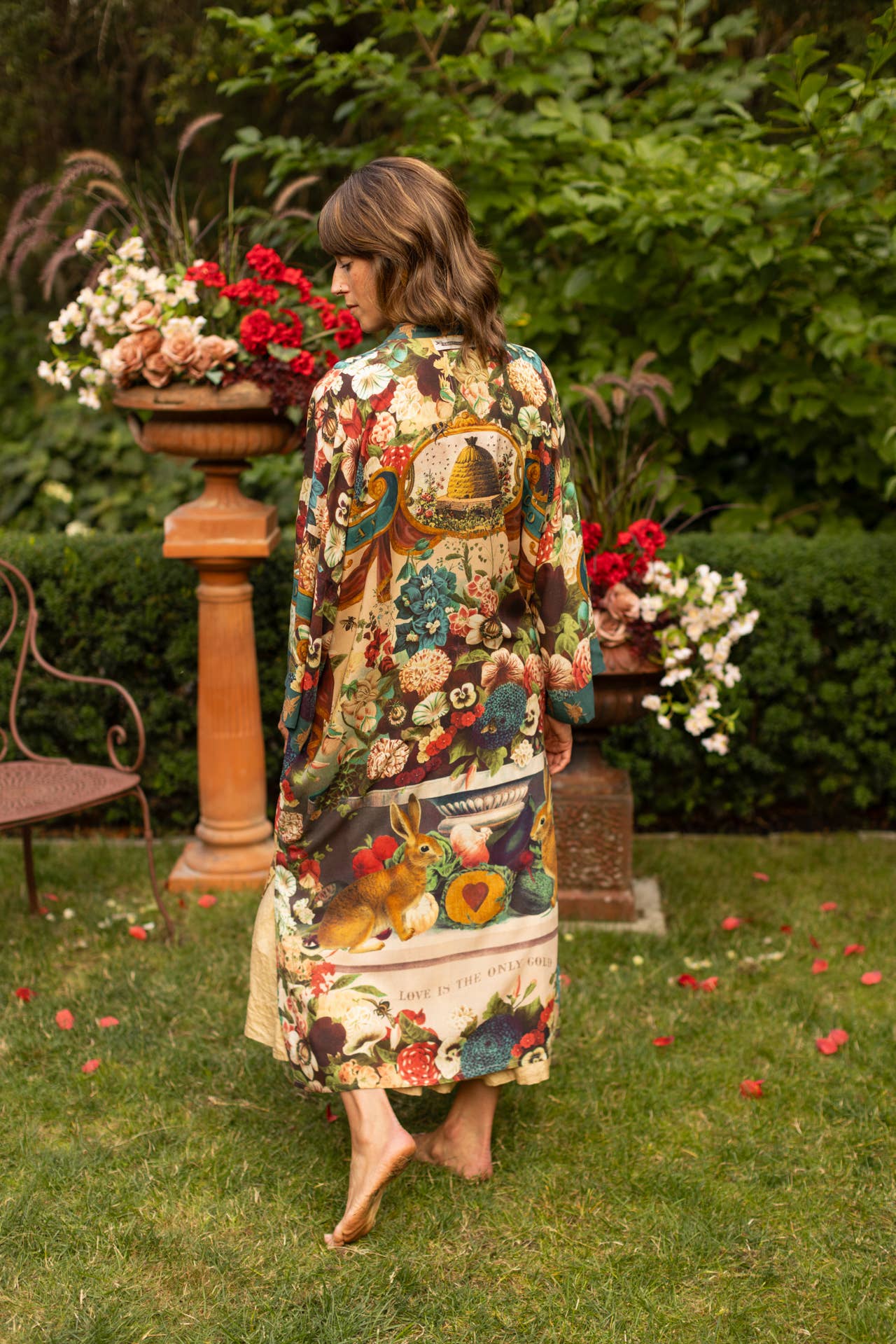 Stay Gold Opera Duster Kimono Robe w/ Rabbits Flowers & Bees - ivyandlavyboutique Market of Stars