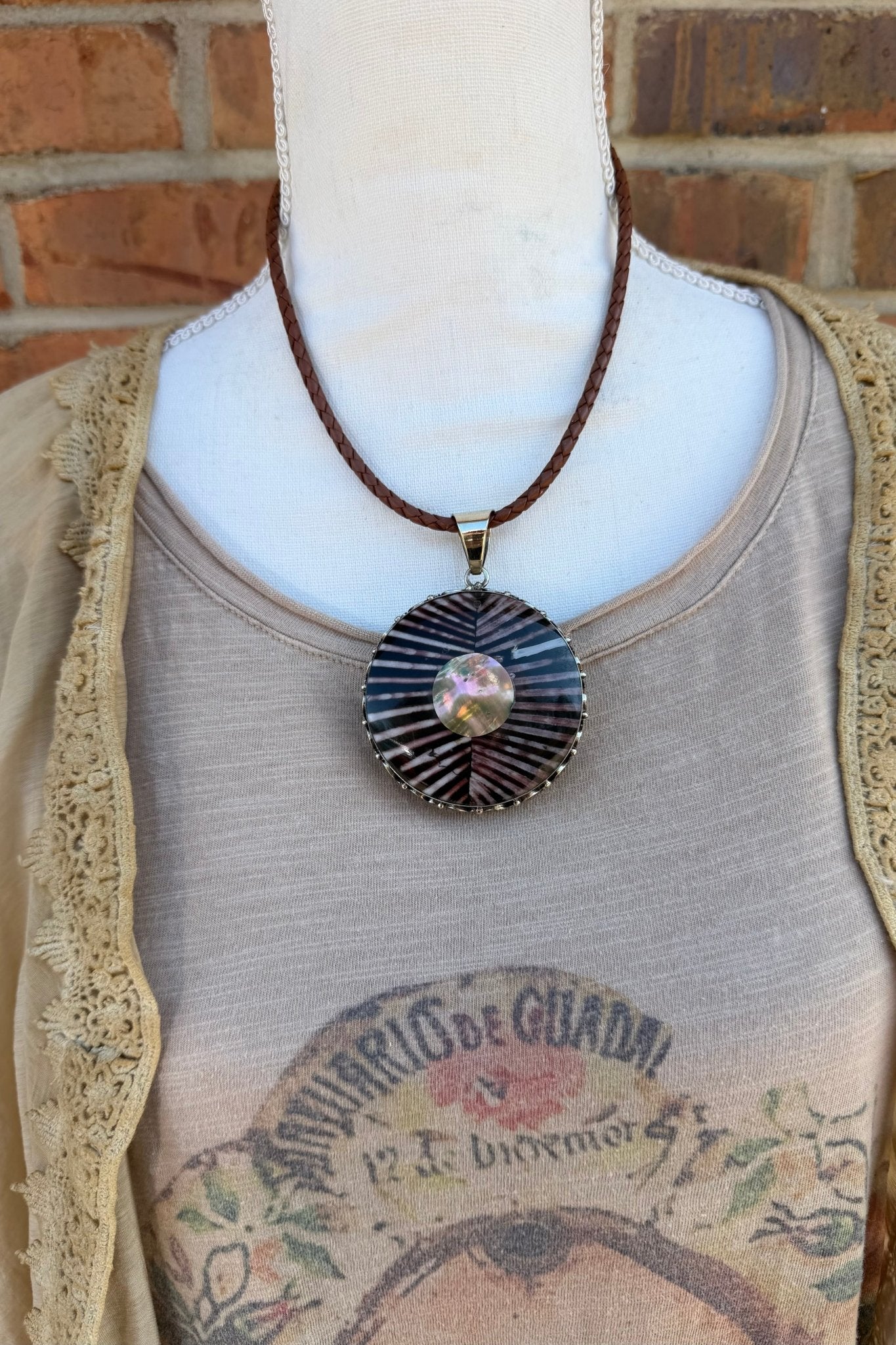 Stripes in Circle Necklace - ivyandlavyboutique ivyandlavyboutique