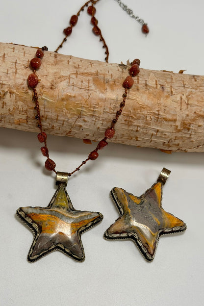 Stunner Shortie Pendant on Orange - ivyandlavyboutique ivyandlavyboutique