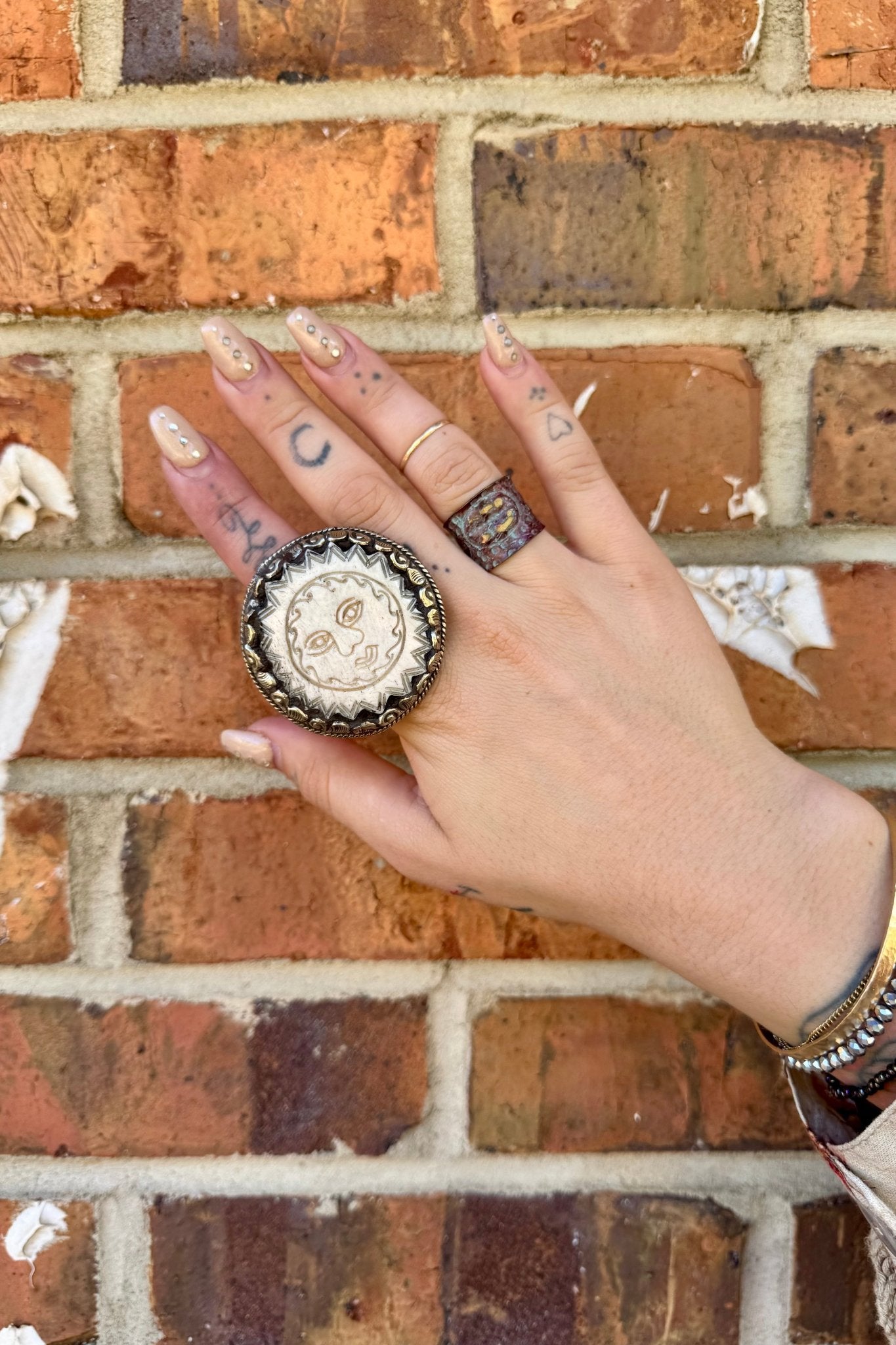 Sun Face Carved Head Ring - ivyandlavyboutique ivyandlavyboutique