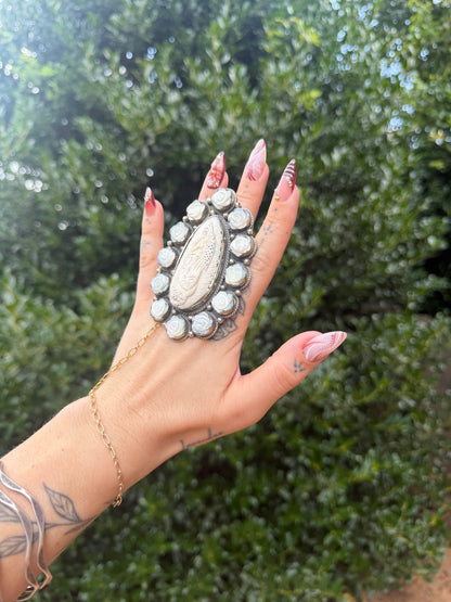 Surrounded By Roses Mother Mary Ring - ivyandlavyboutique ivyandlavyboutique