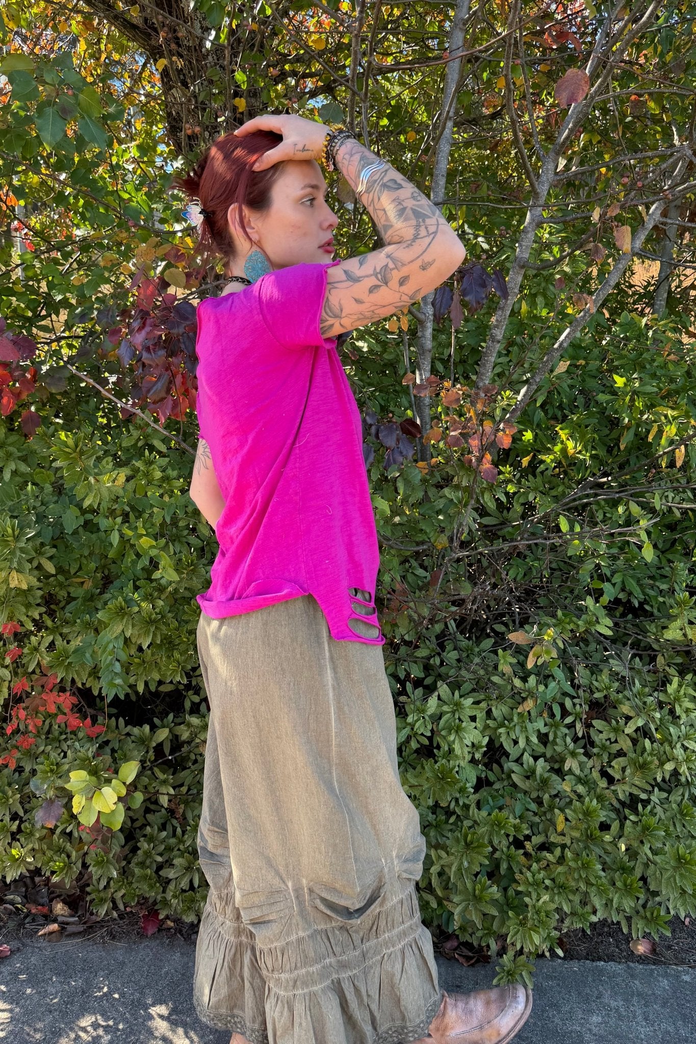 Tattered Vintage Tee in magenta - ivyandlavyboutique A Rare Bird Shop