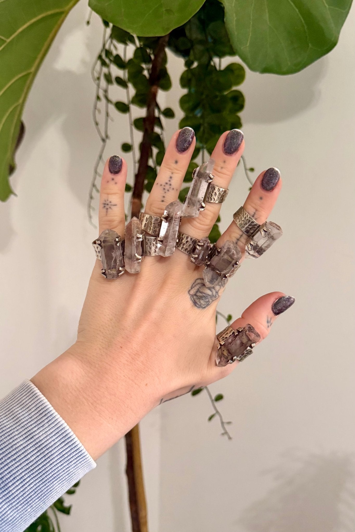 The way in Crystal rings - ivyandlavyboutique ivyandlavyboutique