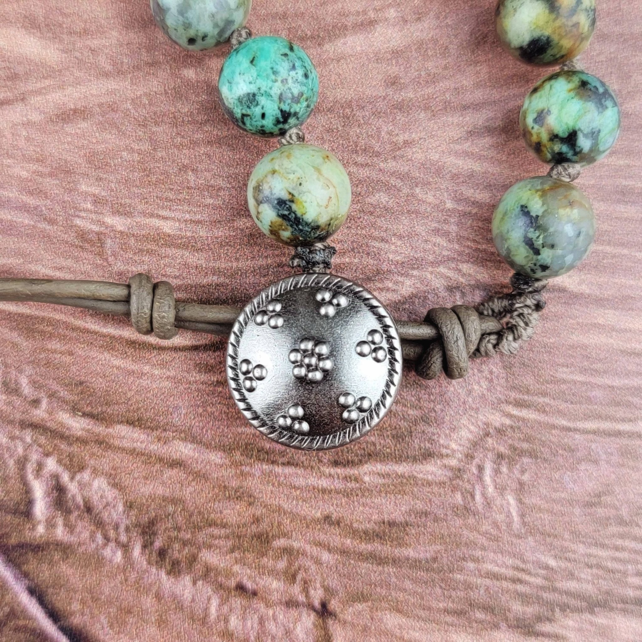 Tibetan Bone Skull Pendant Beaded Necklace - ivyandlavyboutique ZINC Designs