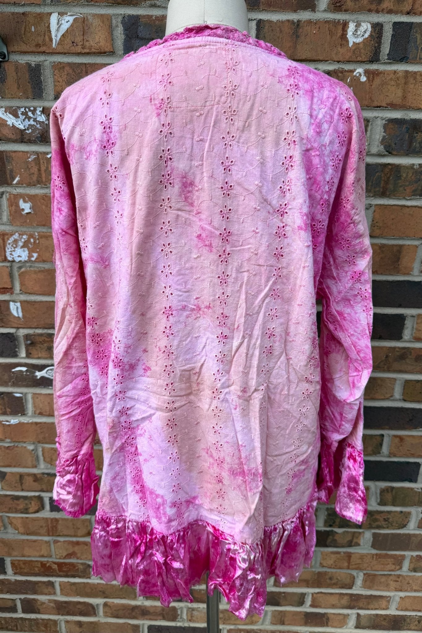 Tickled Pink Button Down - ivyandlavyboutique A Rare Bird Shop