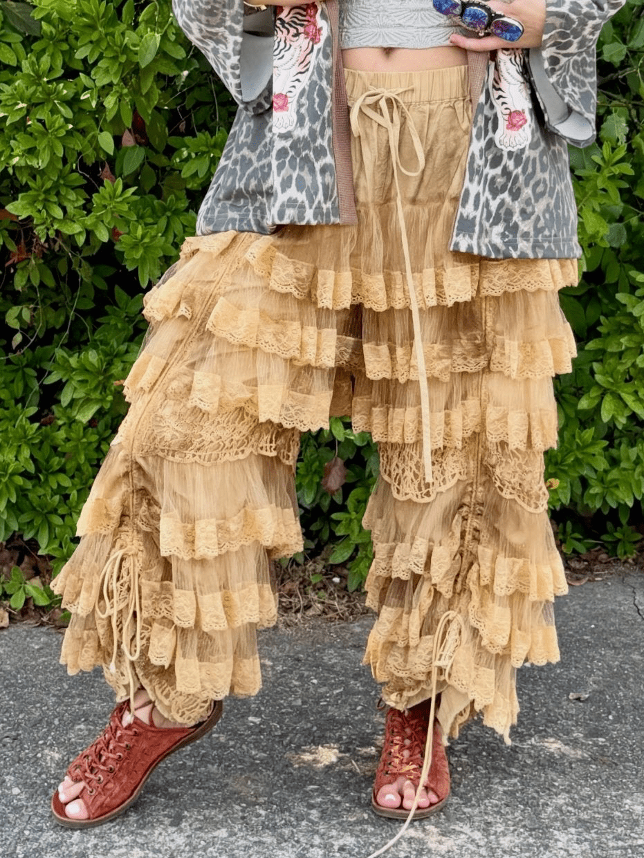 True Romance Ruffle Bloomers - ivyandlavyboutique Jaded Gypsy