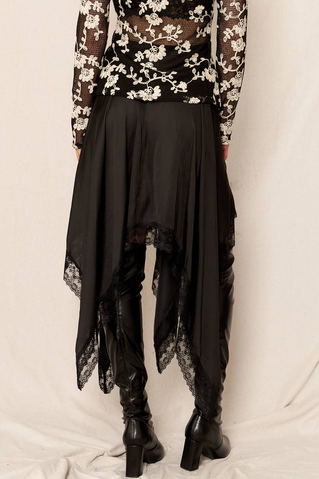Uneven Hem Lace Trim Midi Skirt - ivyandlavyboutique En Crème