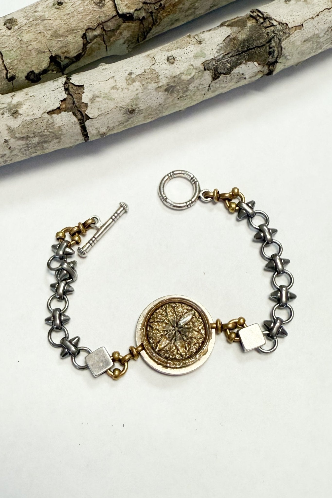 Vintage Leaf Flower Button Bracelet - ivyandlavyboutique Spirit Lala